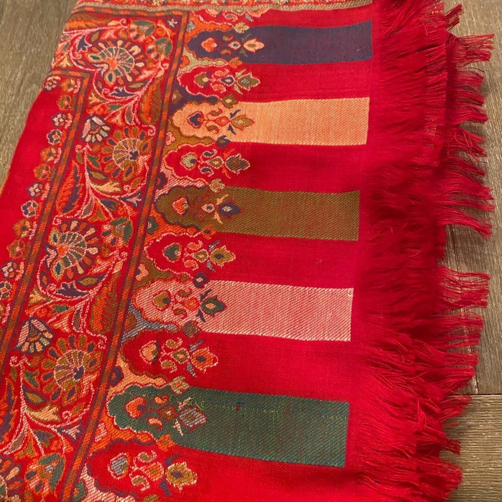 Red pashmina